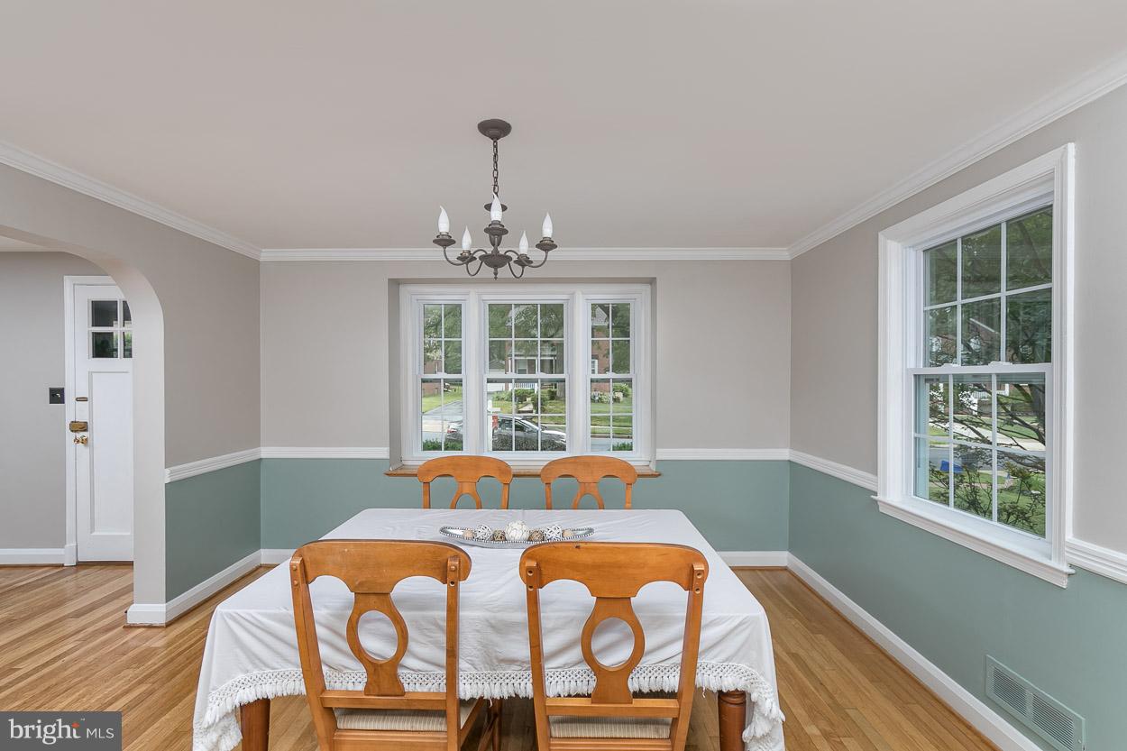 25 Dungarrie Road Baltimore, MD 21228 - Photo 7 of 30 Dining Room
