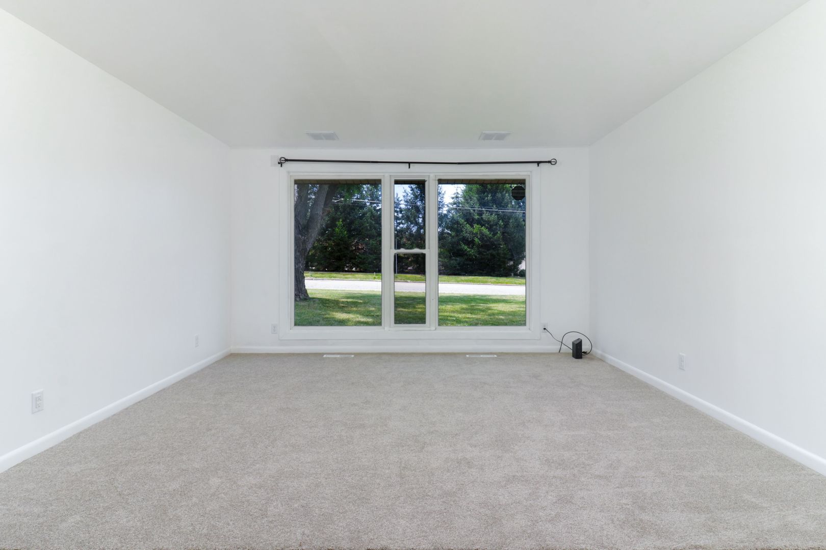 1 Riser Avenue Bloomington, IL 61701 - Photo 5 of 37 Gallery Image 5