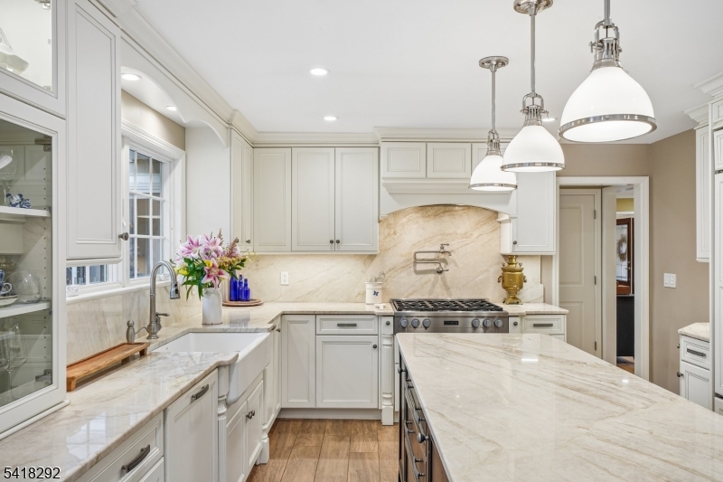 80 Shawnee Path Millington, NJ 07946 - Photo 5 of 46