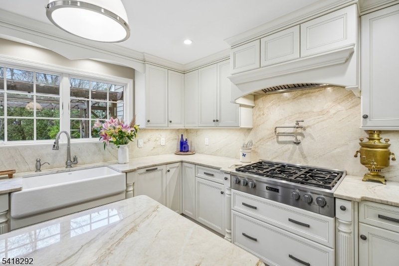 80 Shawnee Path Millington, NJ 07946 - Photo 8 of 46