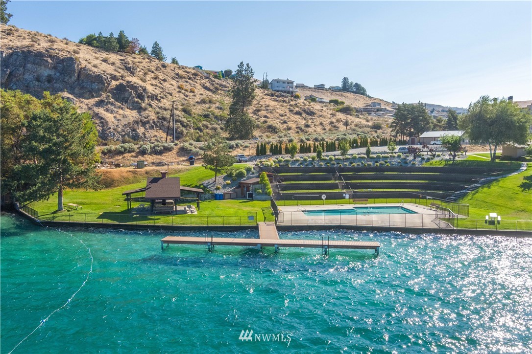104 Riviera Place Chelan, WA 98816 - Photo 3 of 34 Gallery Image 3