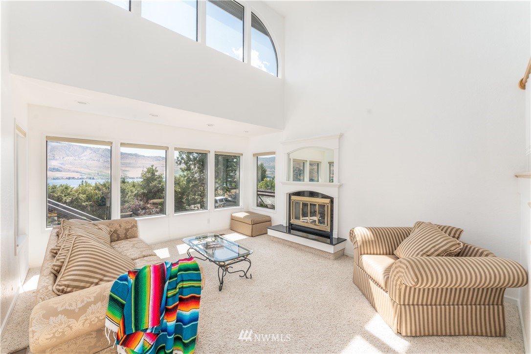 104 Riviera Place Chelan, WA 98816 - Photo 7 of 34 Gallery Image 7
