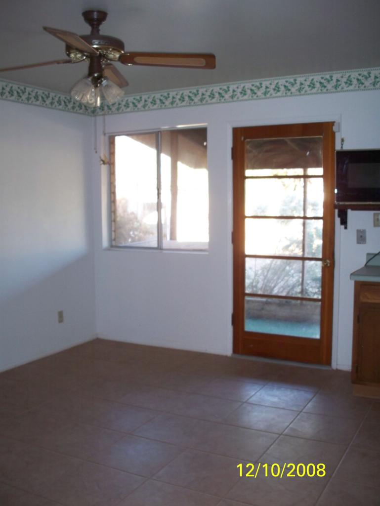 3935 North Valley Road Eloy, AZ 85131 - Photo 3 of 10 Dining area