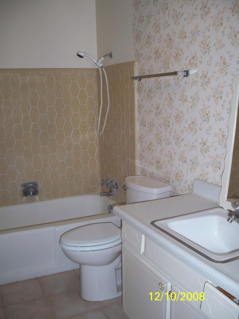 3935 North Valley Road Eloy, AZ 85131 - Photo 6 of 10 bathroom
