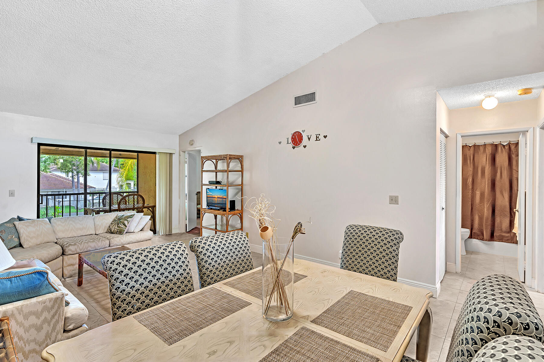 22112 Palms Way, Unit 202 Boca Raton, FL 33433 - Photo 13 of 40 DSC00076