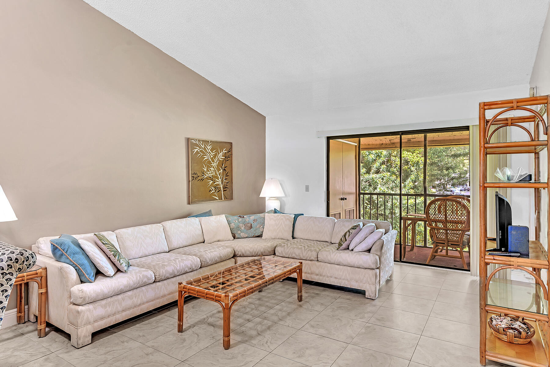 22112 Palms Way, Unit 202 Boca Raton, FL 33433 - Photo 14 of 40 DSC00086