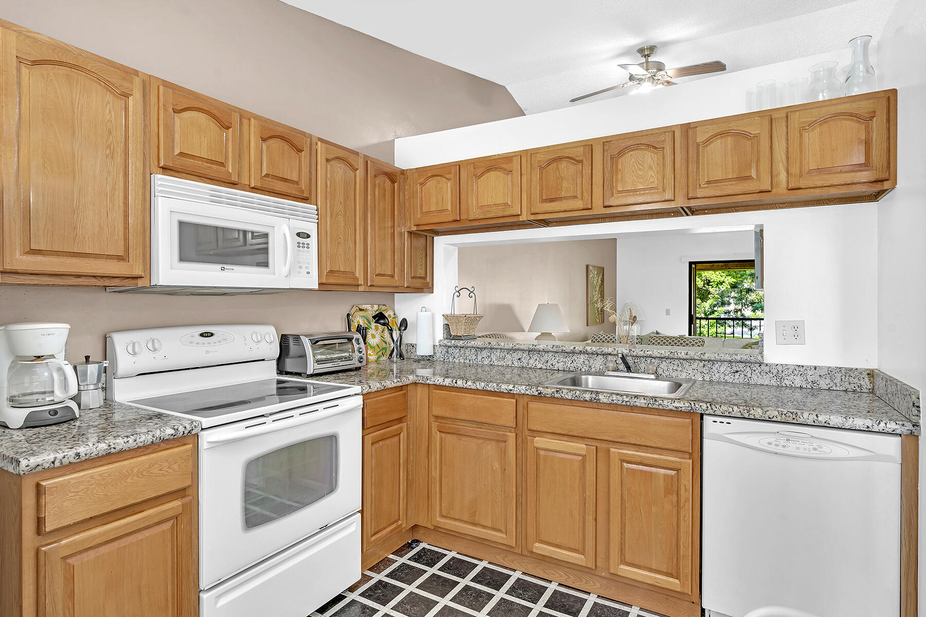 22112 Palms Way, Unit 202 Boca Raton, FL 33433 - Photo 7 of 40 DSC00026