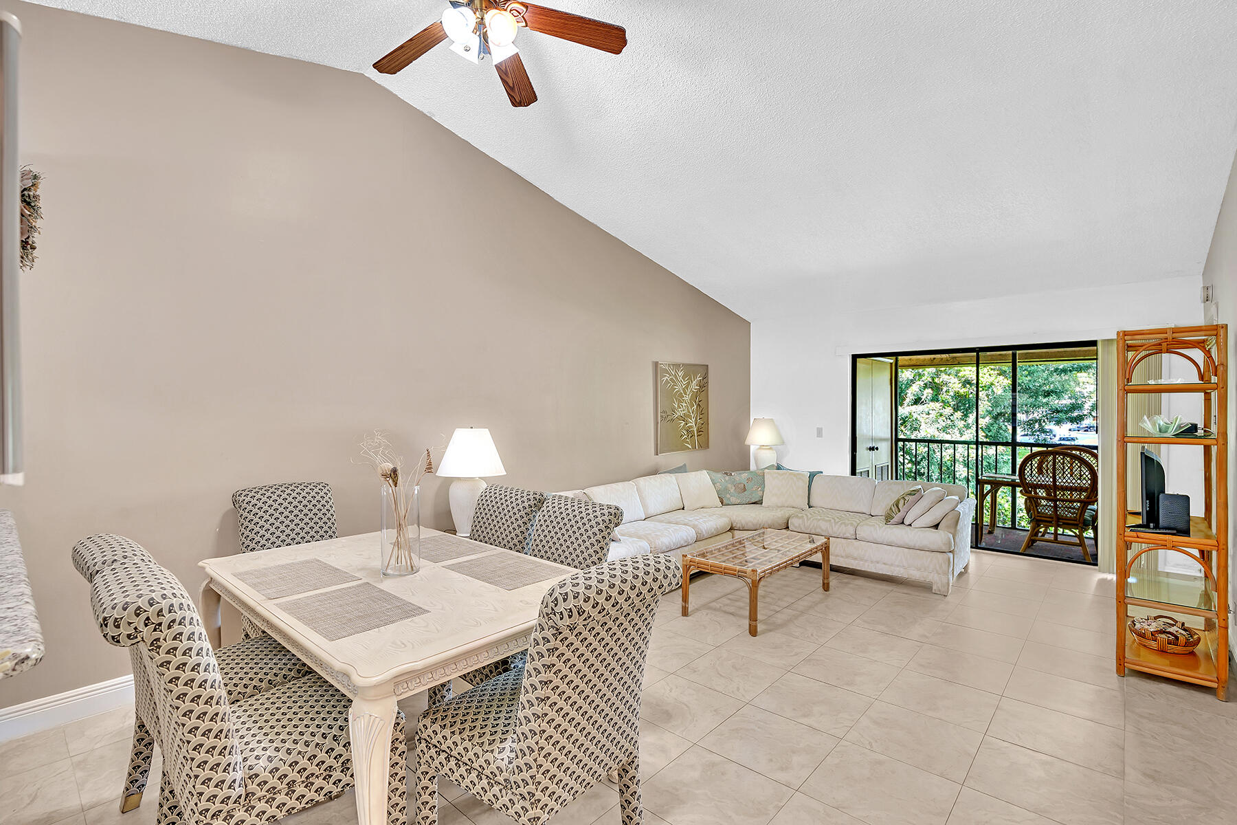 22112 Palms Way, Unit 202 Boca Raton, FL 33433 - Photo 10 of 40 DSC00056