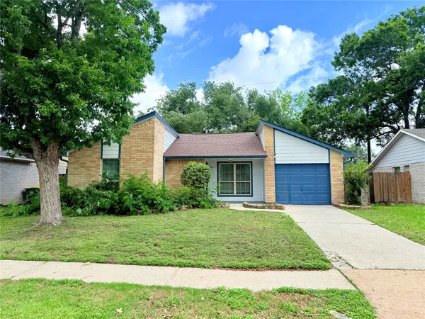 $199,900 | 2807 North Brompton Drive, Pearland, TX 77584
