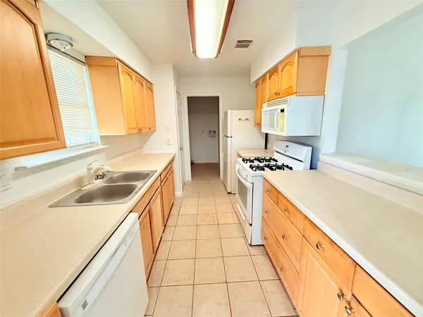 $199,900 | 2807 North Brompton Drive, Pearland, TX 77584