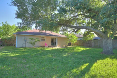 $205,900 | 2807 North Brompton Drive, Pearland, TX 77584