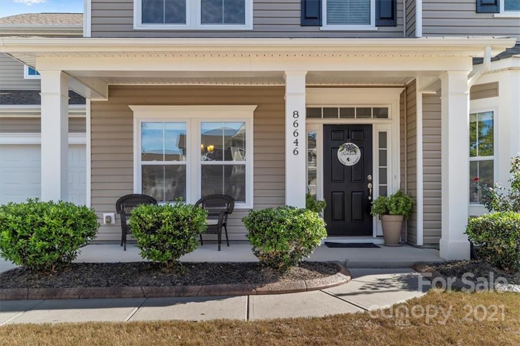 86646 Arrington Road Lancaster, SC 29720 - Photo 3 of 42 a front view of a house with garden