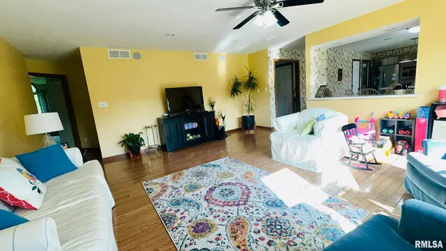 $675,000 | 1016 Michael Lane, West Frankfort, IL 62896