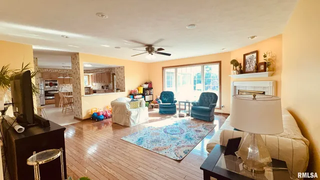 $675,000 | 1016 Michael Lane, West Frankfort, IL 62896