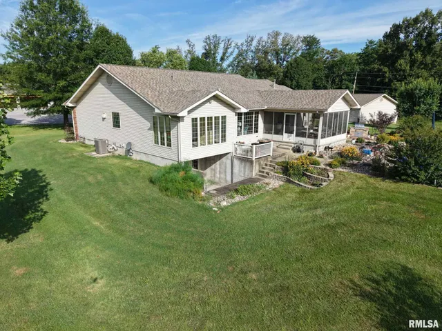 $675,000 | 1016 Michael Lane, West Frankfort, IL 62896