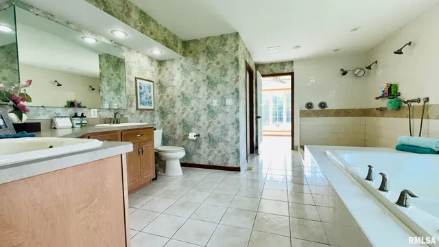 $675,000 | 1016 Michael Lane, West Frankfort, IL 62896