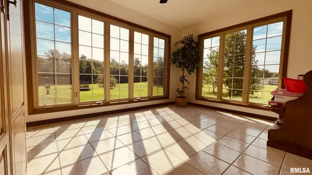 $675,000 | 1016 Michael Lane, West Frankfort, IL 62896