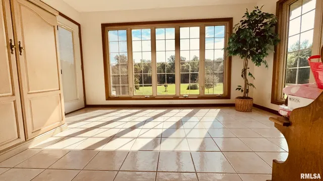 $675,000 | 1016 Michael Lane, West Frankfort, IL 62896