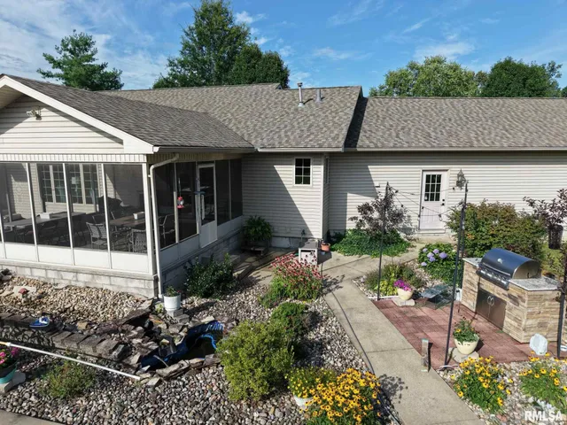 $675,000 | 1016 Michael Lane, West Frankfort, IL 62896