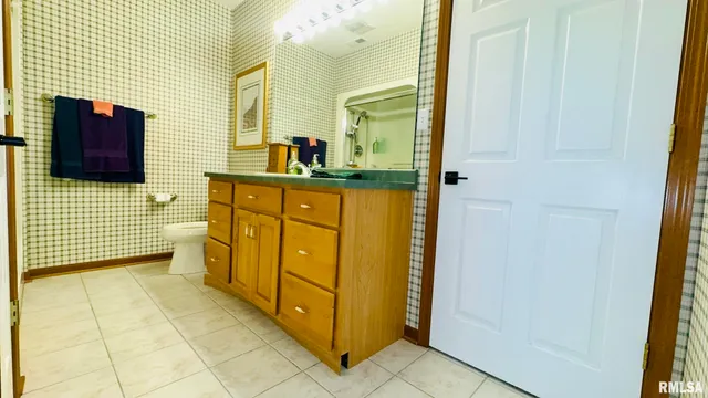 $675,000 | 1016 Michael Lane, West Frankfort, IL 62896