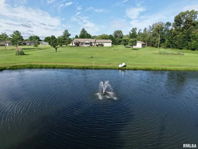 $675,000 | 1016 Michael Lane, West Frankfort, IL 62896