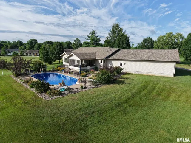 $675,000 | 1016 Michael Lane, West Frankfort, IL 62896