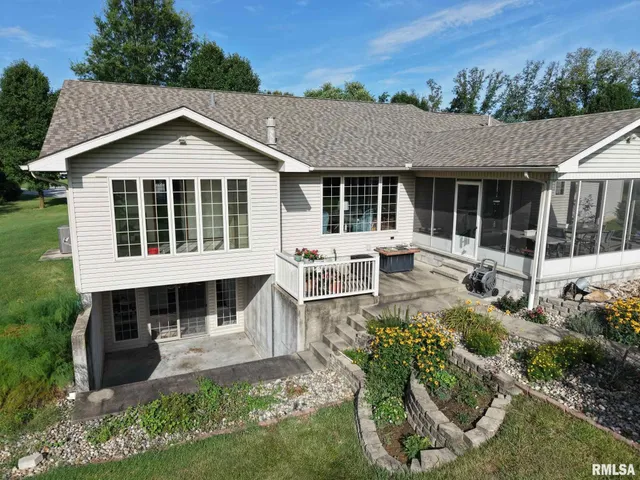 $675,000 | 1016 Michael Lane, West Frankfort, IL 62896