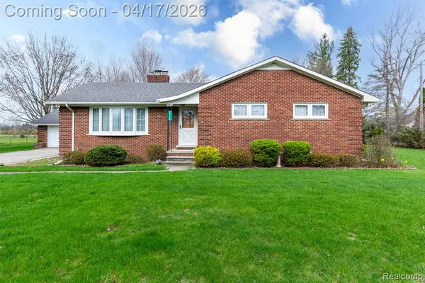 $275,500 | 29110 Olmstead Road, Flat Rock, MI 48134