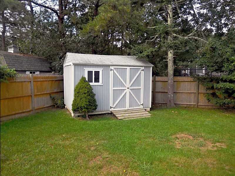 78 Balsam Road South Kingstown, RI 02879 - Photo 5 of 19 Yard/Garden.