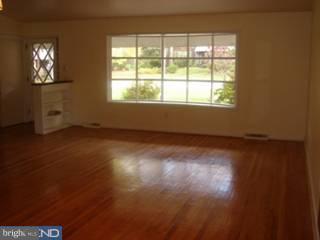 1880 Dillon Road Maple Glen, PA 19002 - Photo 2 of 6 Living Room