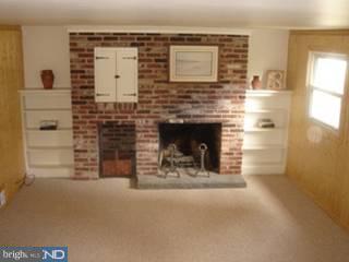 1880 Dillon Road Maple Glen, PA 19002 - Photo 5 of 6 Family Room