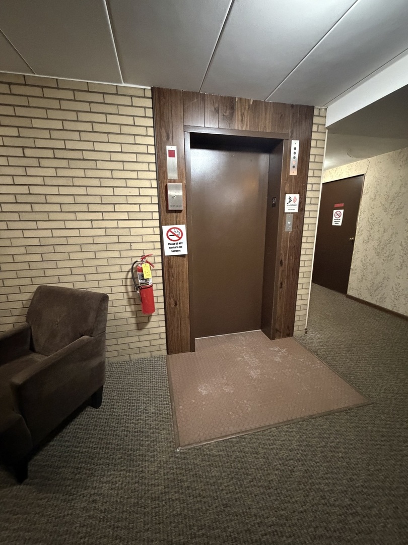 10002 South Pulaski Road, Unit 207 Oak Lawn, IL 60453 - Photo 31 of 33