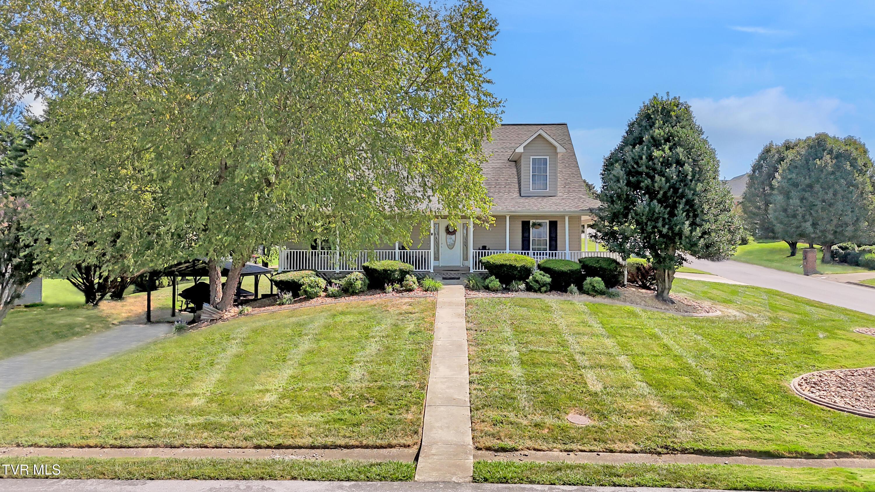 80 Florence Street Greeneville, TN 37745 - Photo 3 of 47 dji_fly_20260830_114658_0744_17881265758