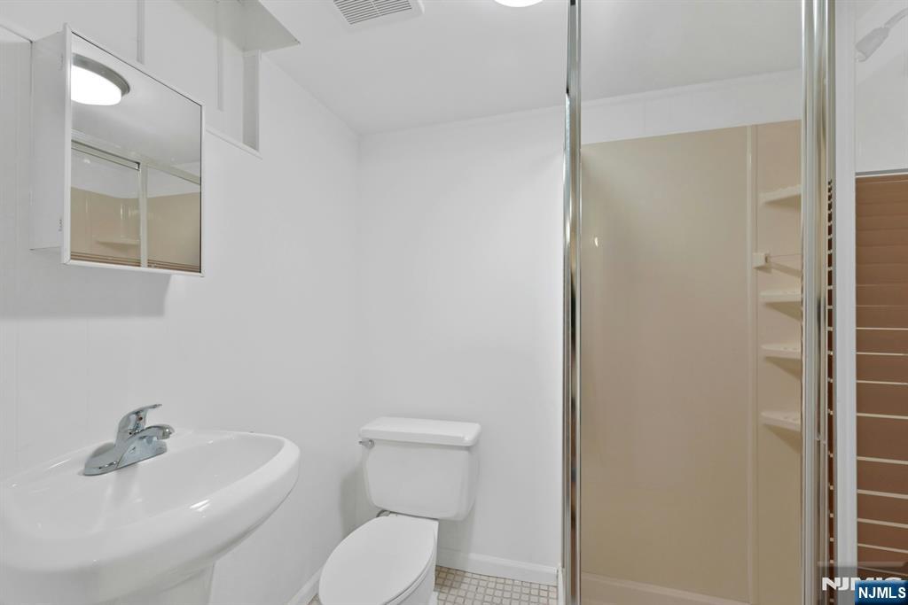195 Elm Road Englewood, NJ 07631 - Photo 27 of 49