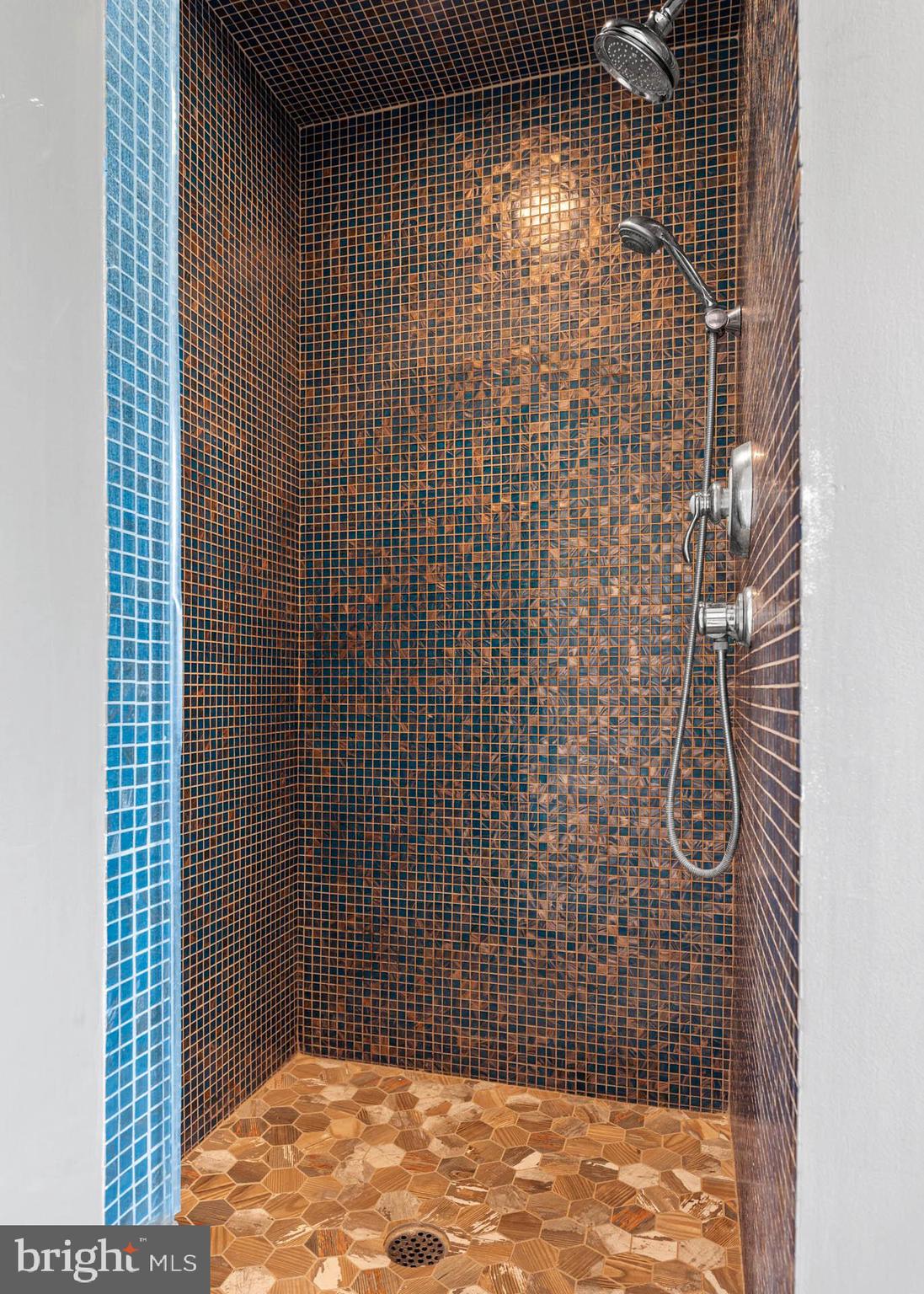 150 Kynlyn Road Radnor, PA 19087 - Photo 23 of 59 Ensuite Bathroom for Bedroom #2.