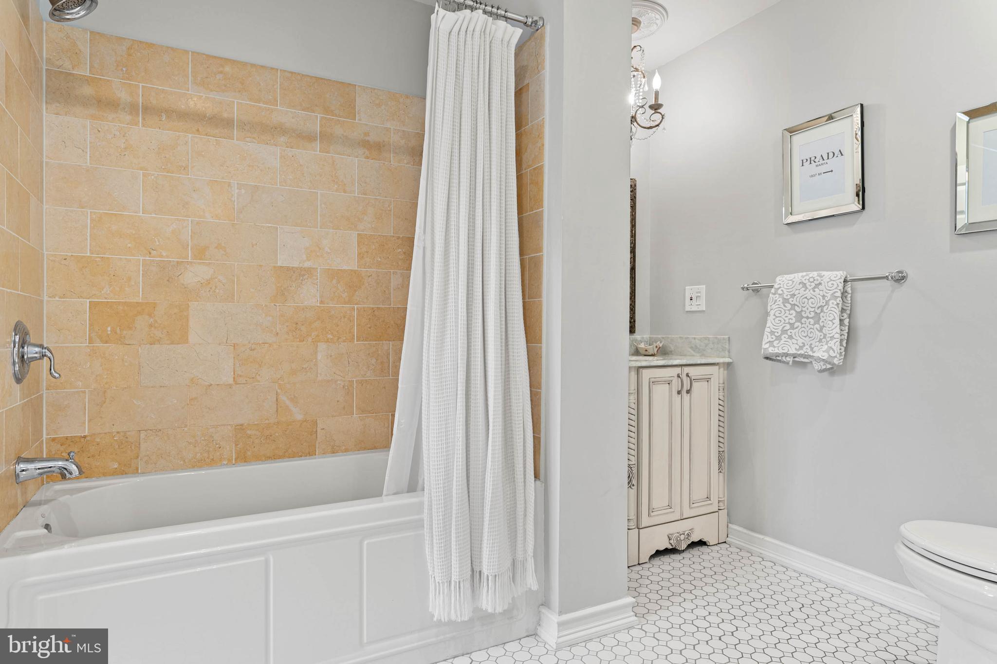 150 Kynlyn Road Radnor, PA 19087 - Photo 26 of 59 Ensuite Bathroom for Bedroom #3.