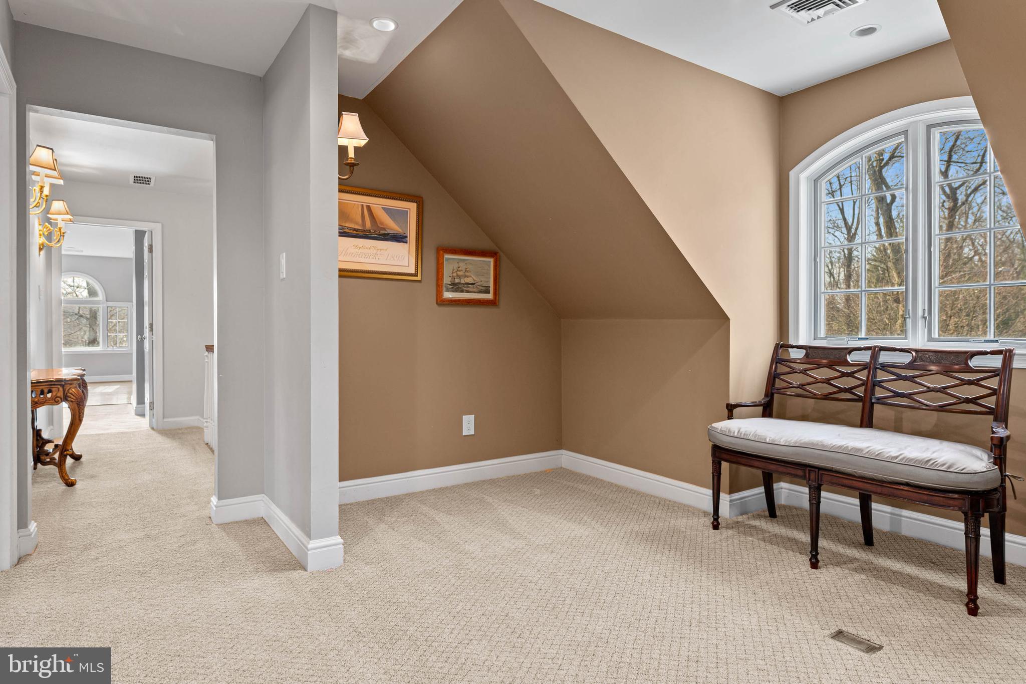 150 Kynlyn Road Radnor, PA 19087 - Photo 29 of 59 Sitting area on 2nd Level.