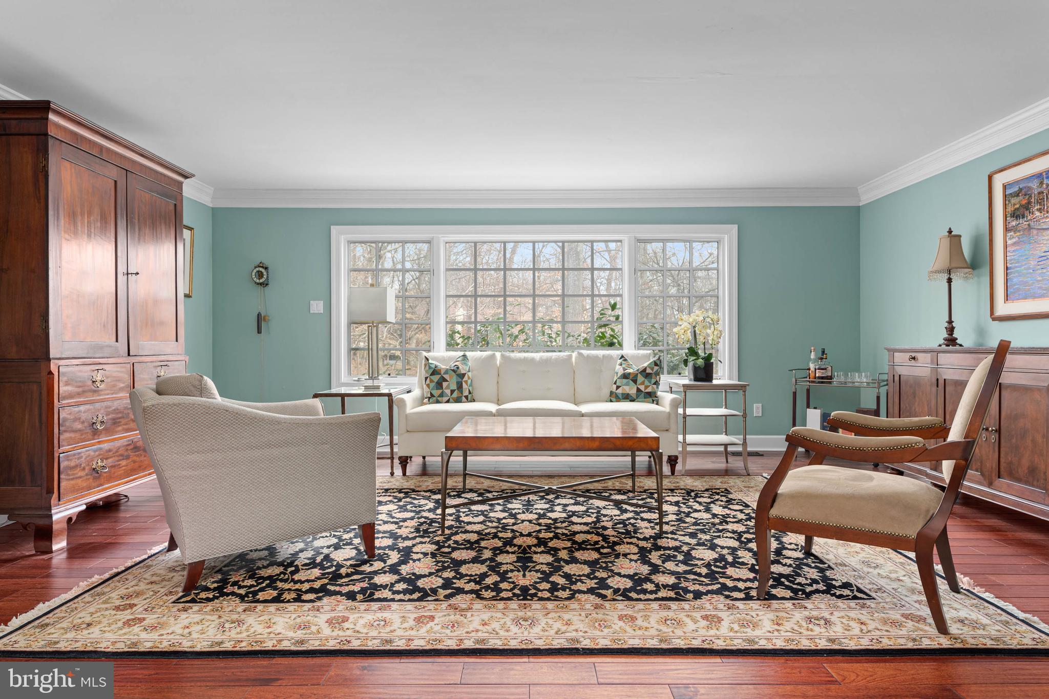 150 Kynlyn Road Radnor, PA 19087 - Photo 4 of 59 Living Room overlooking backyard.