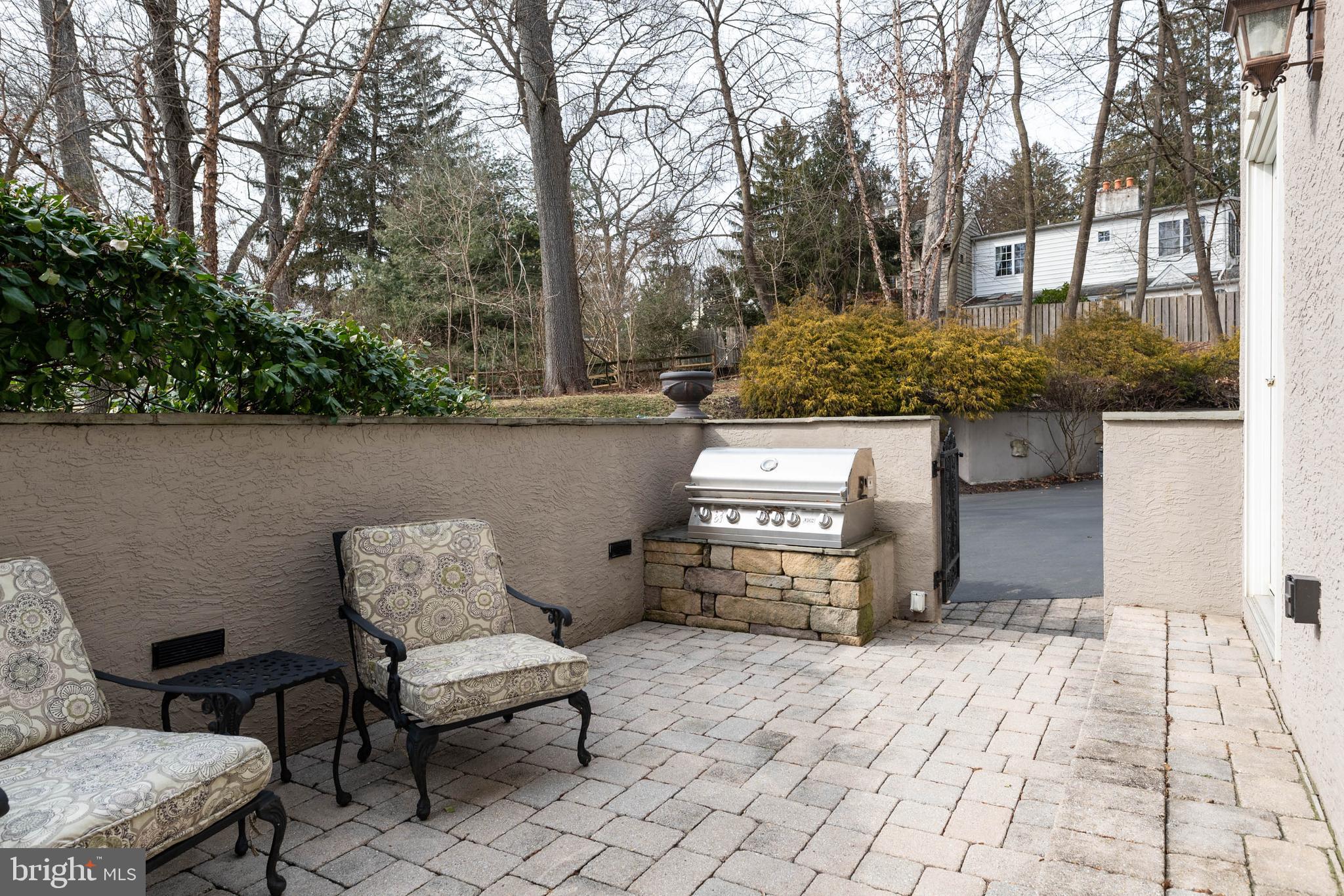 150 Kynlyn Road Radnor, PA 19087 - Photo 54 of 59 Front Courtyard.