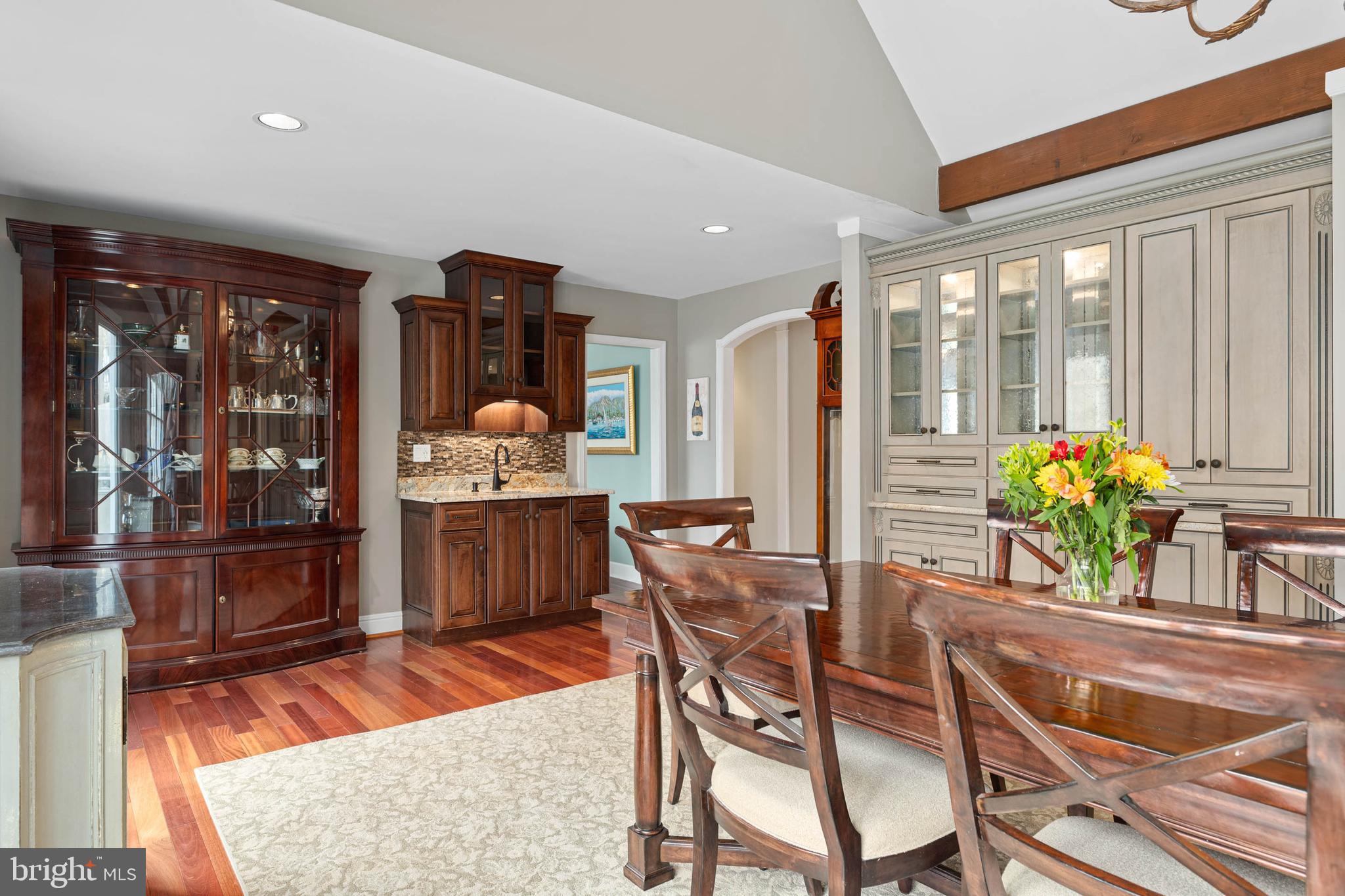 150 Kynlyn Road Radnor, PA 19087 - Photo 7 of 59 Dinning Room with wet bar.