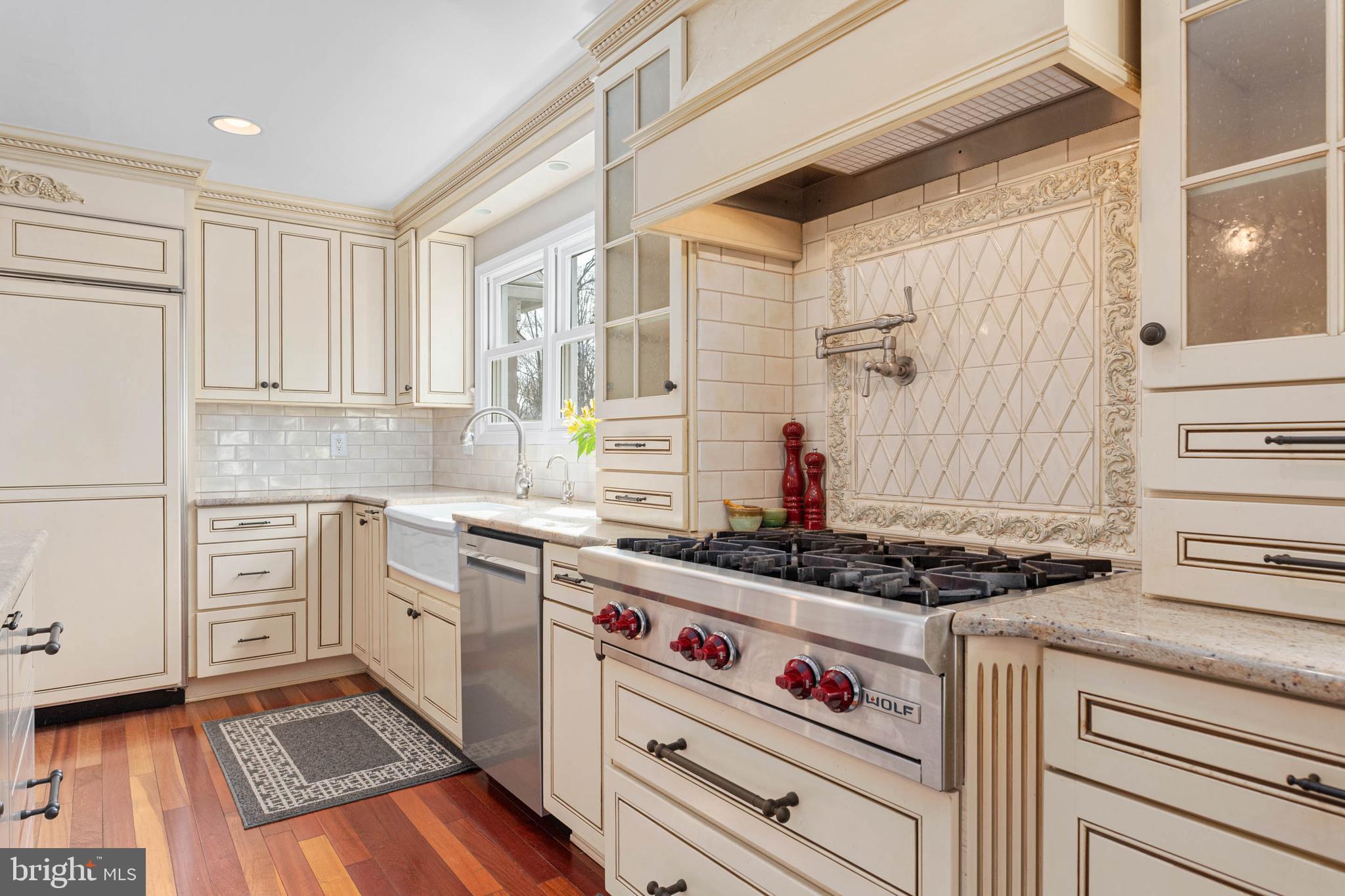 150 Kynlyn Road Radnor, PA 19087 - Photo 10 of 59 Wolf gas stove and pot filler.