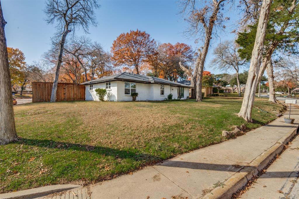 1241 Springbrook Drive DeSoto, TX 75115 - Photo 3 of 23