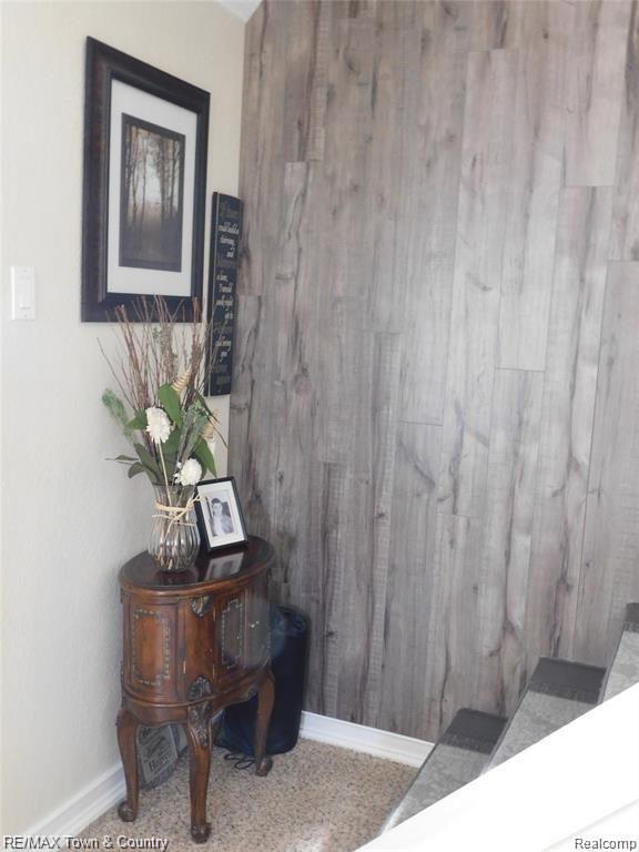 7471 Cook Road Swartz Creek, MI 48473 - Photo 9 of 40 9.jpg