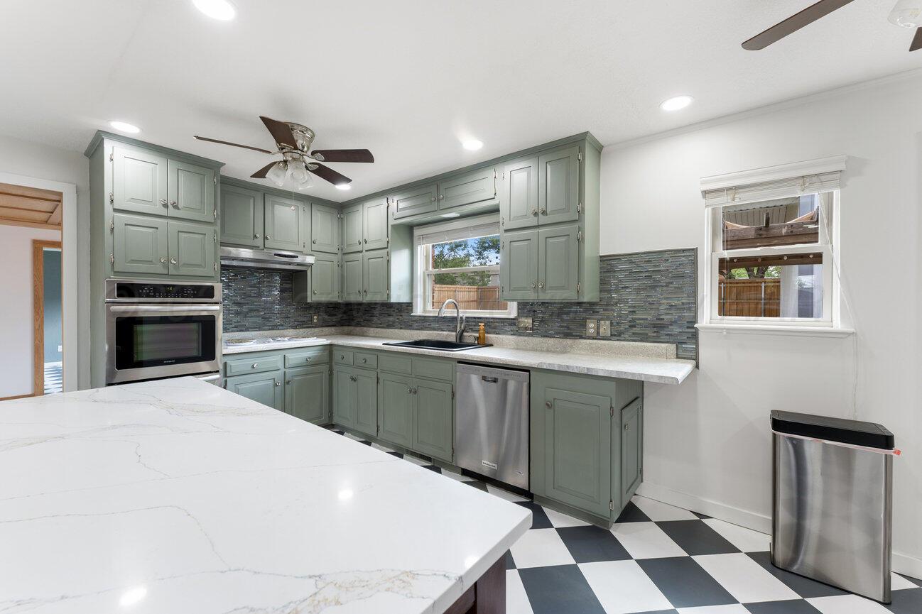 6219 Adirondack Trail Amarillo, TX 79106 - Photo 16 of 75 Kitchen-3