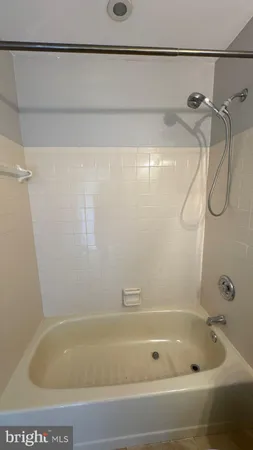 $2,200 | 5701 Rowanberry Drive, Unit 107, Elkridge, MD 21075