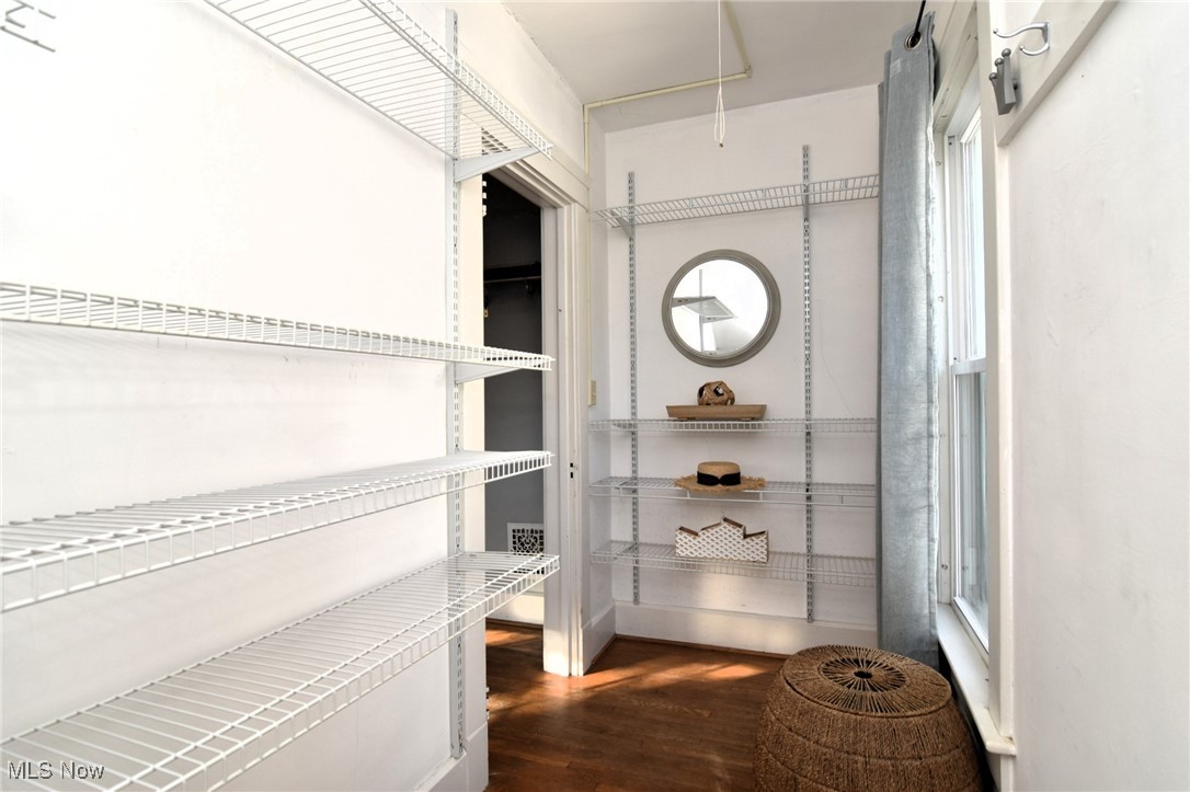 2492 Queenston Road Cleveland, OH 44118 - Photo 18 of 30 Gallery Image 18