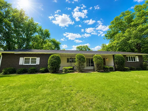 $179,900 | 1850 West 53rd Avenue, Merrillville, IN 46410