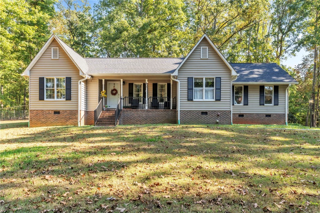 126 Edinburg Road Pickens, SC 29671 - Photo 2 of 31
