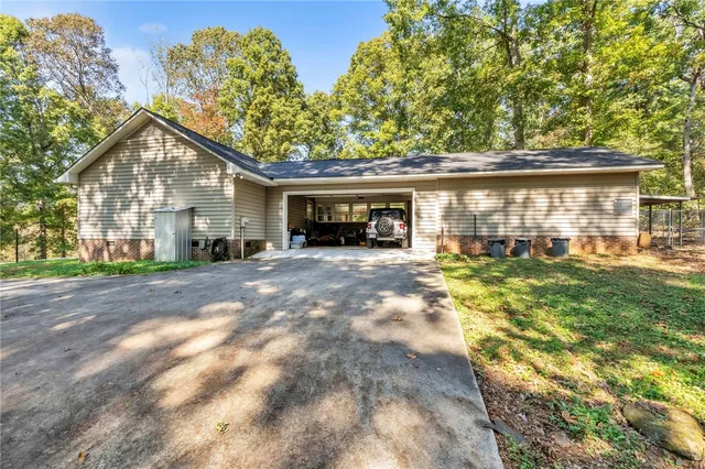 $385,000 | 126 Edinburg Road, Pickens, SC 29671