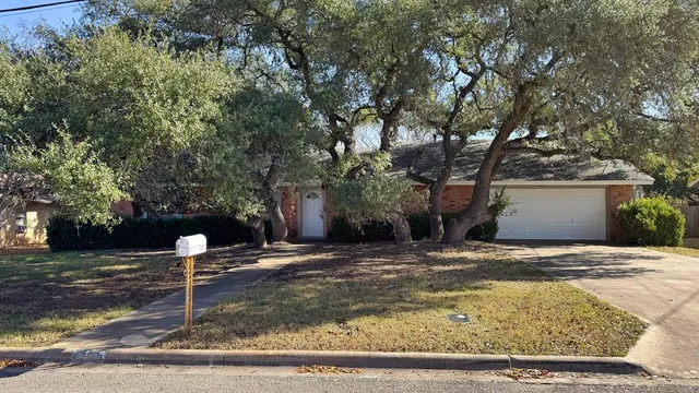 $299,900 | 707 Cardinal Drive, Kerrville, TX 78028